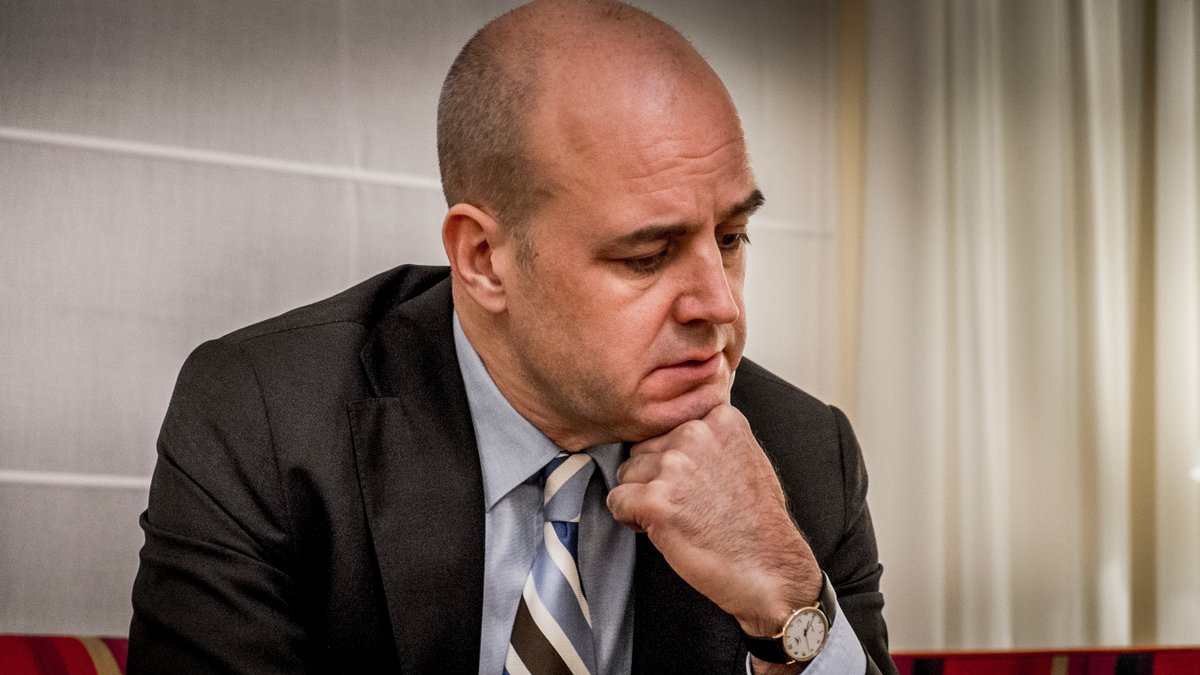 Fredrik Reinfeldt har en hel del att fundera över.